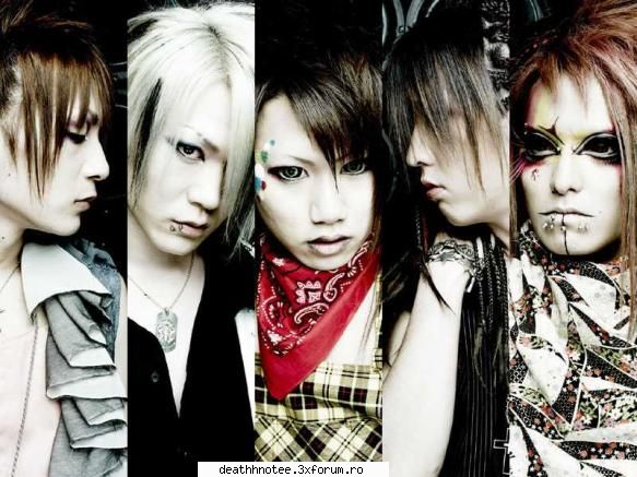 nightmare este o trupa de ''the world'' shi fac parte din world'' este 1 - 19) iar 1 - astea-mi plac